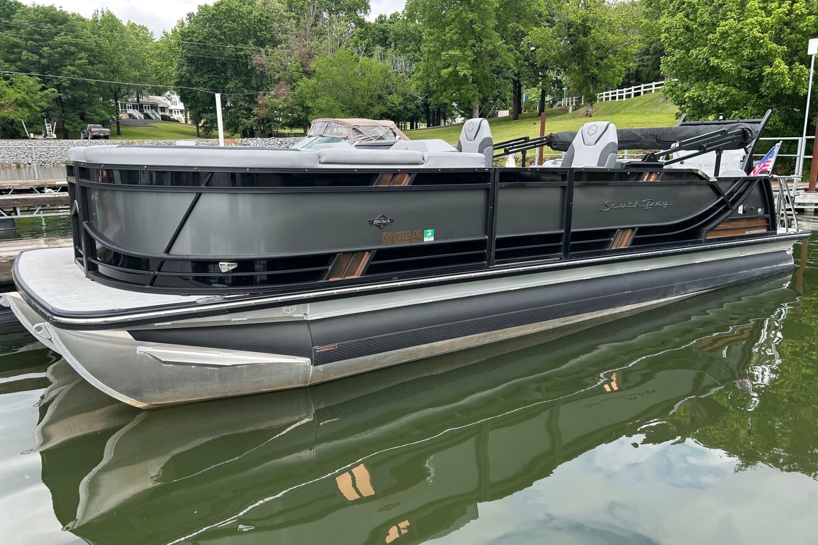 2025 South Bay 525 Tritoon