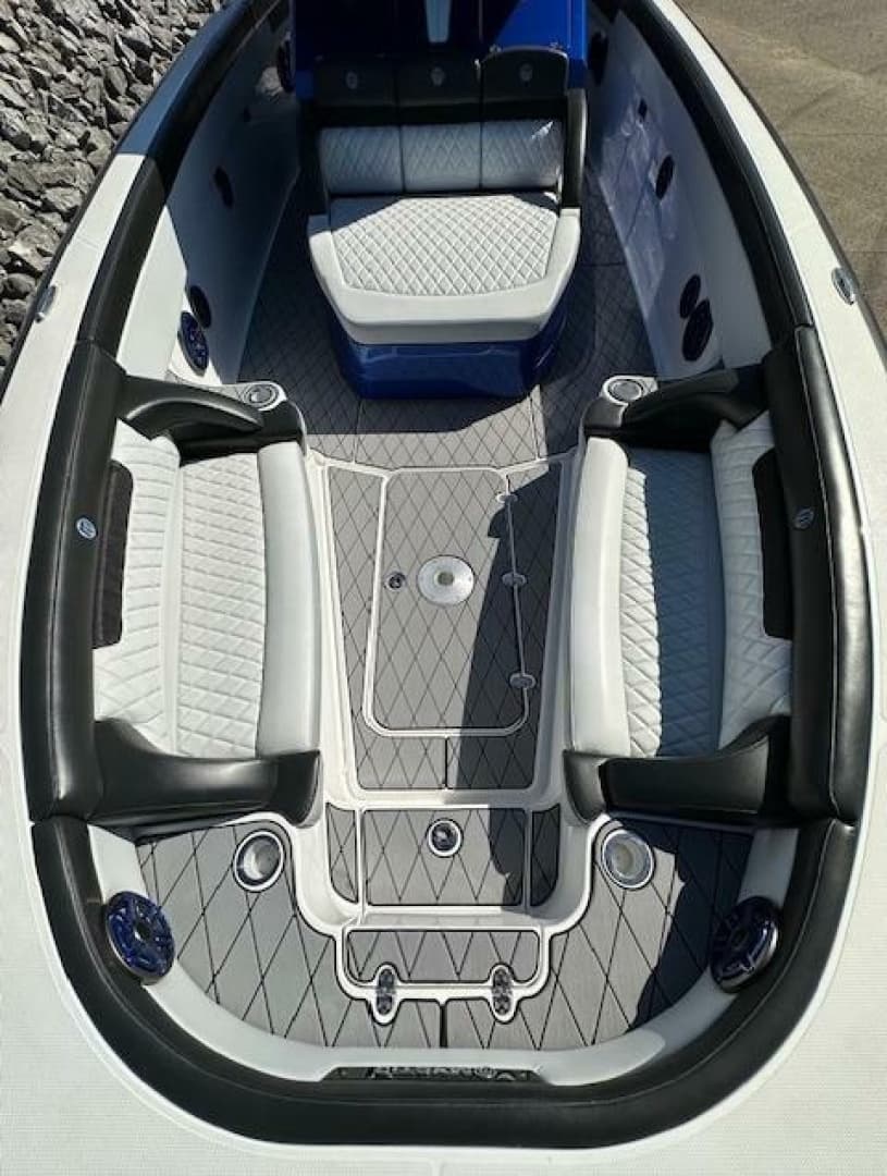 2019 Mystic M4200