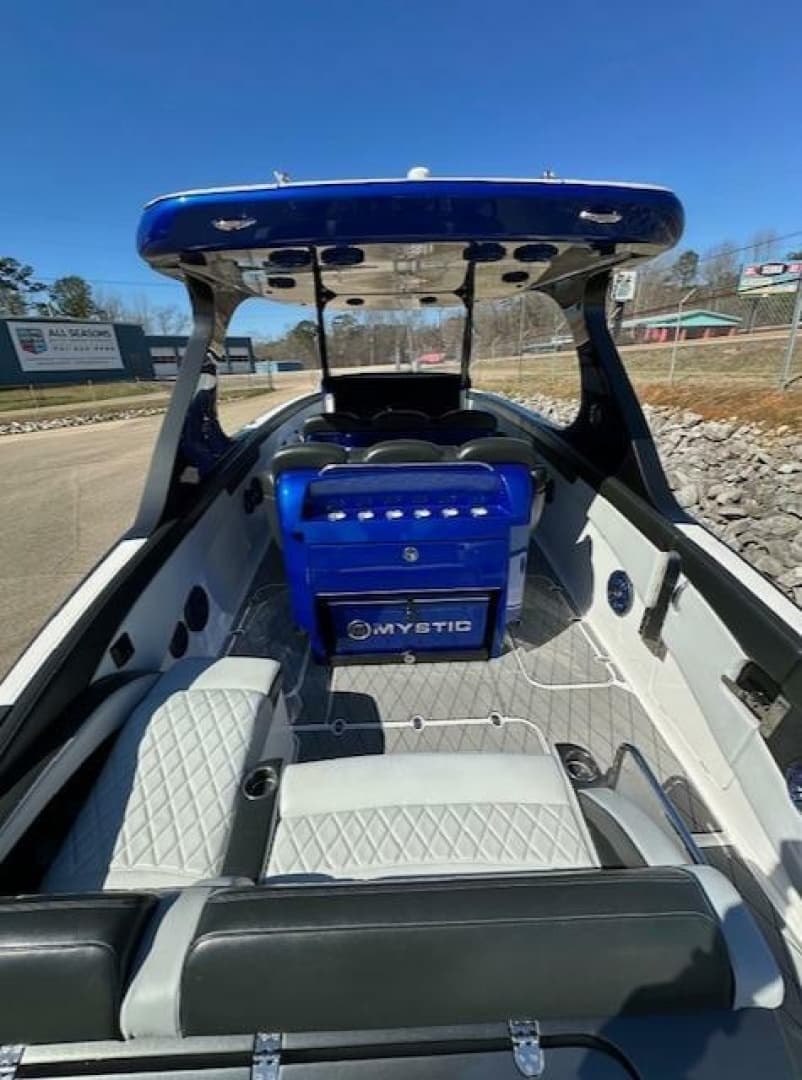 2019 Mystic M4200