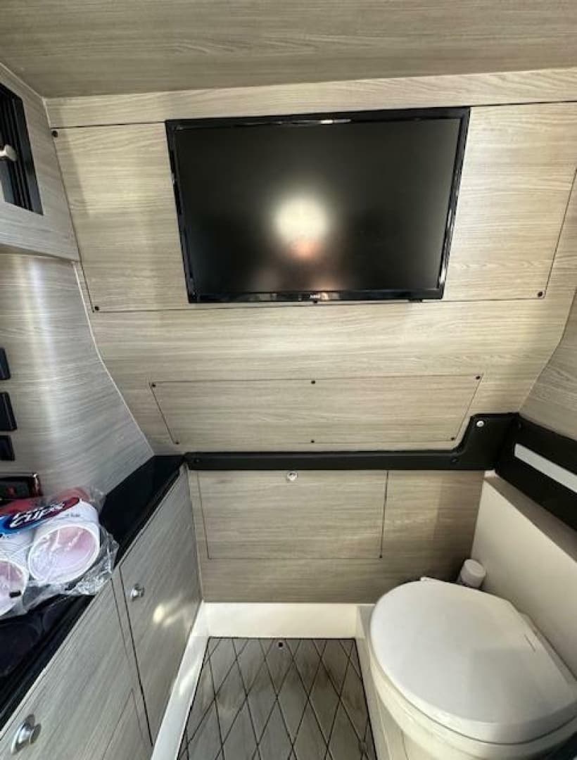 2019 Mystic M4200