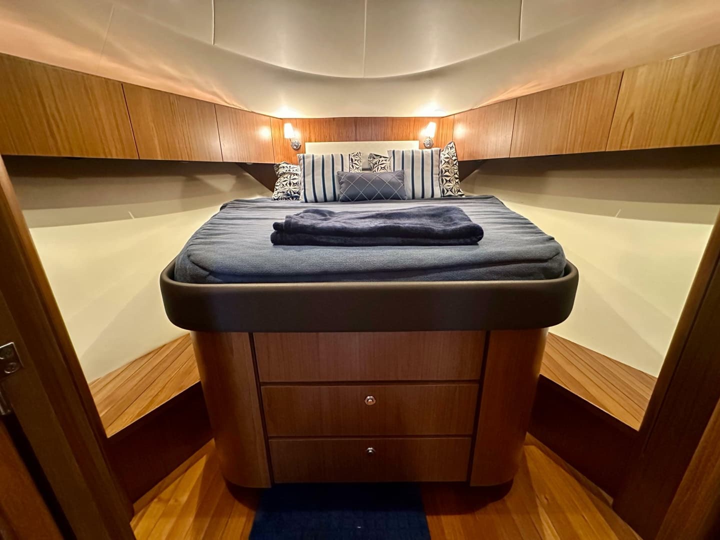 2018 Tiara Yachts 4300 Open