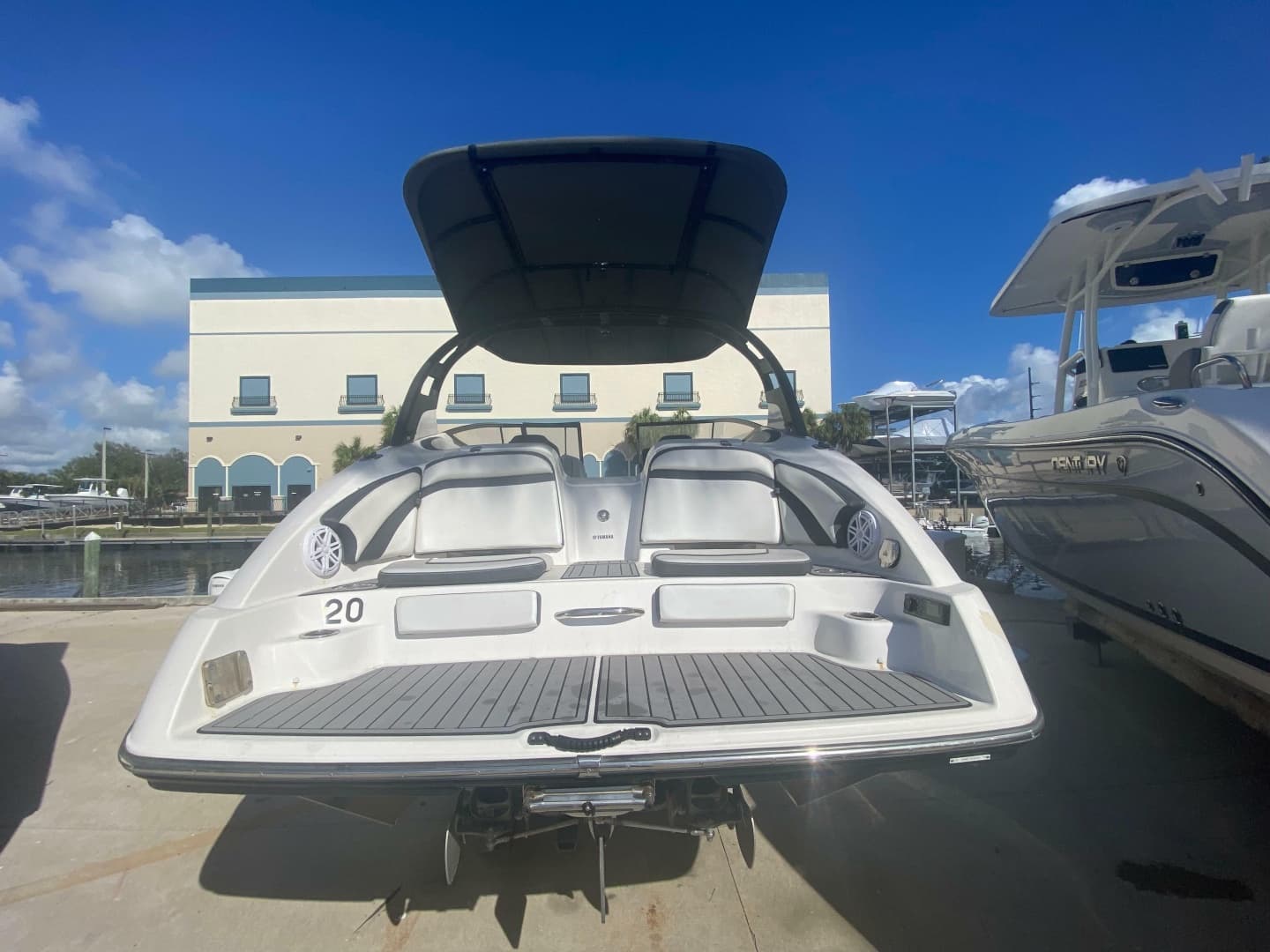 2018 Yamaha Boats 242 Limited S