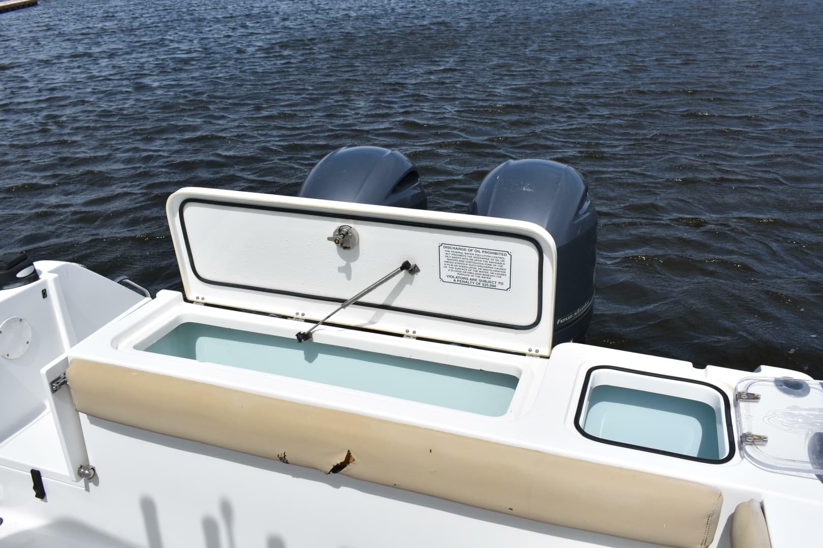 2017 Sea Hunt Gamefish 27 Forward Seating