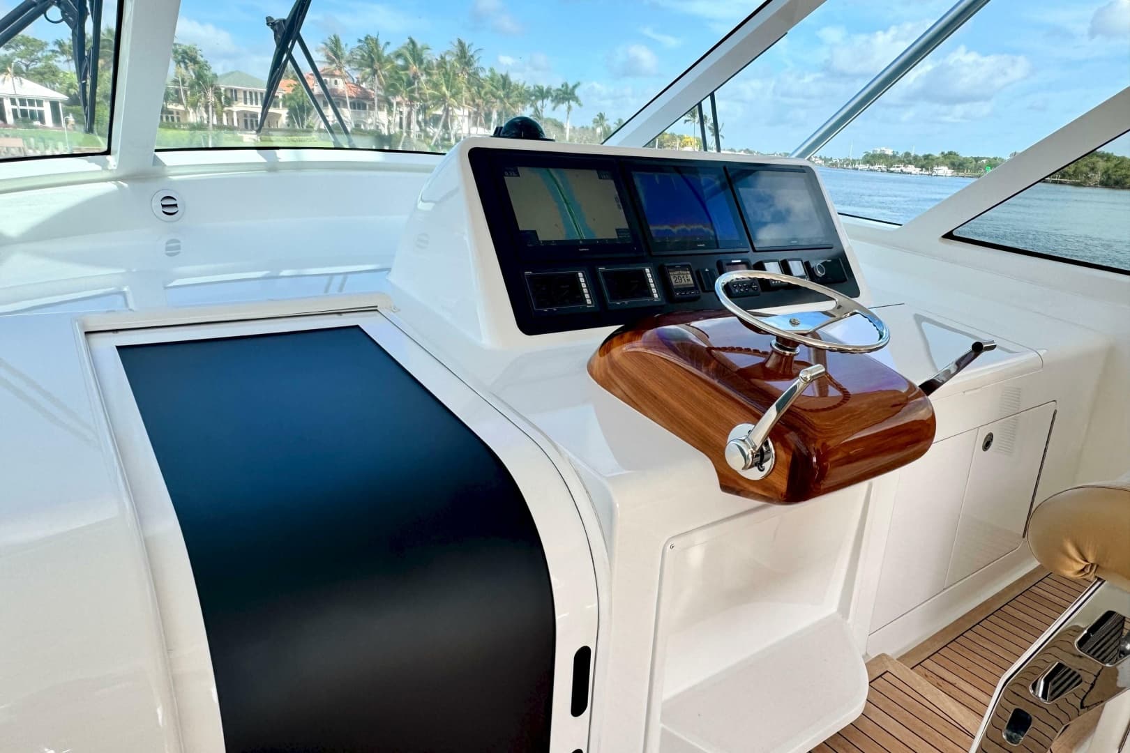 2017 Viking 52 Sport Tower