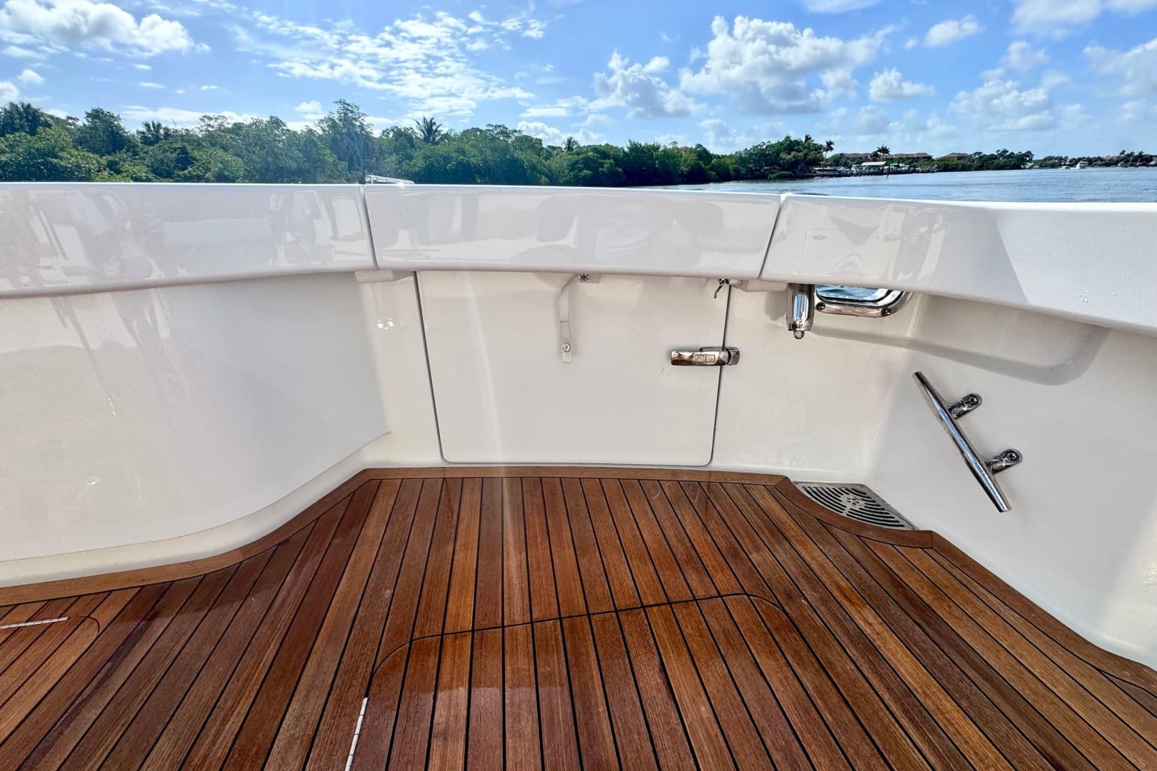 2017 Viking 52 Sport Tower