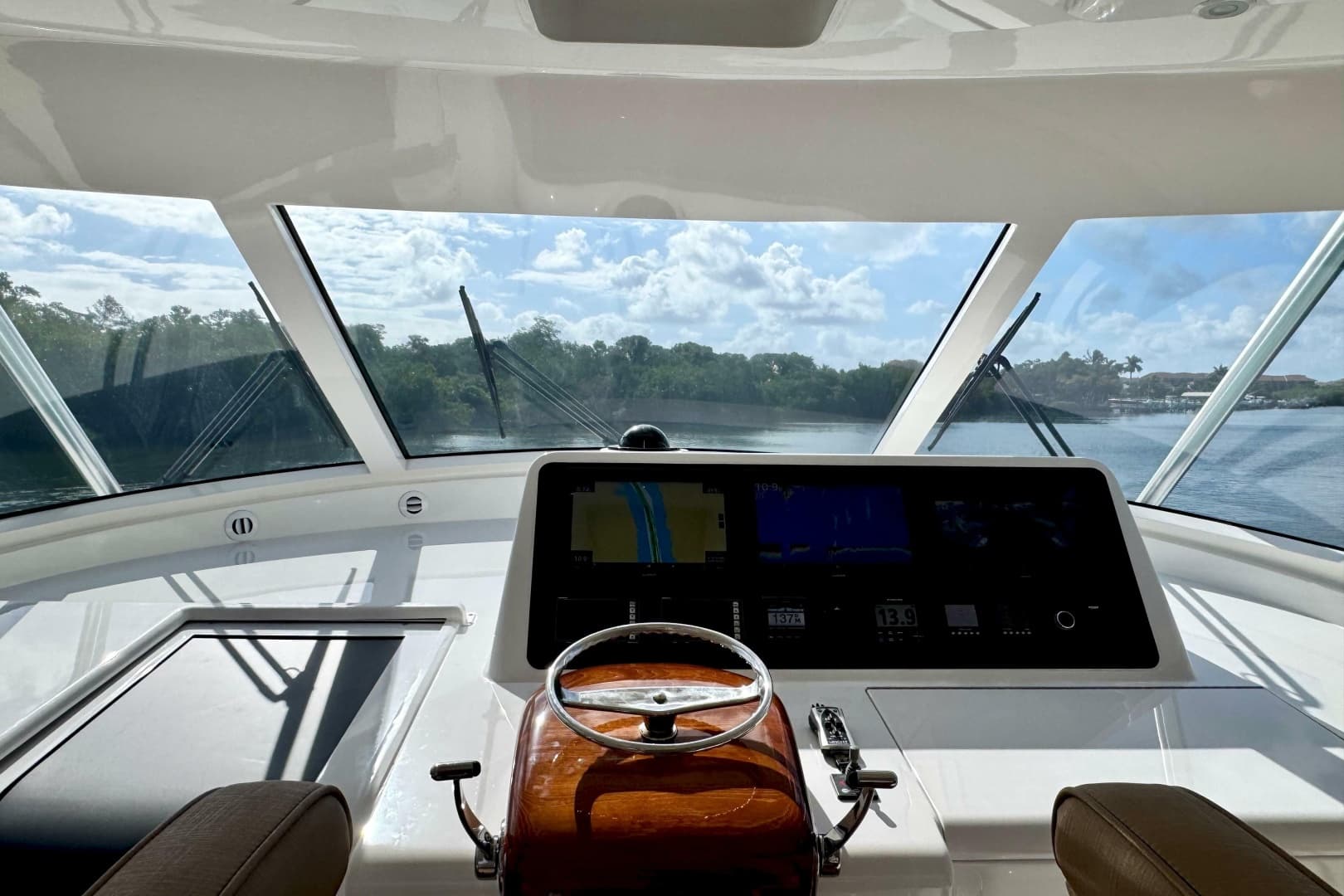 2017 Viking 52 Sport Tower