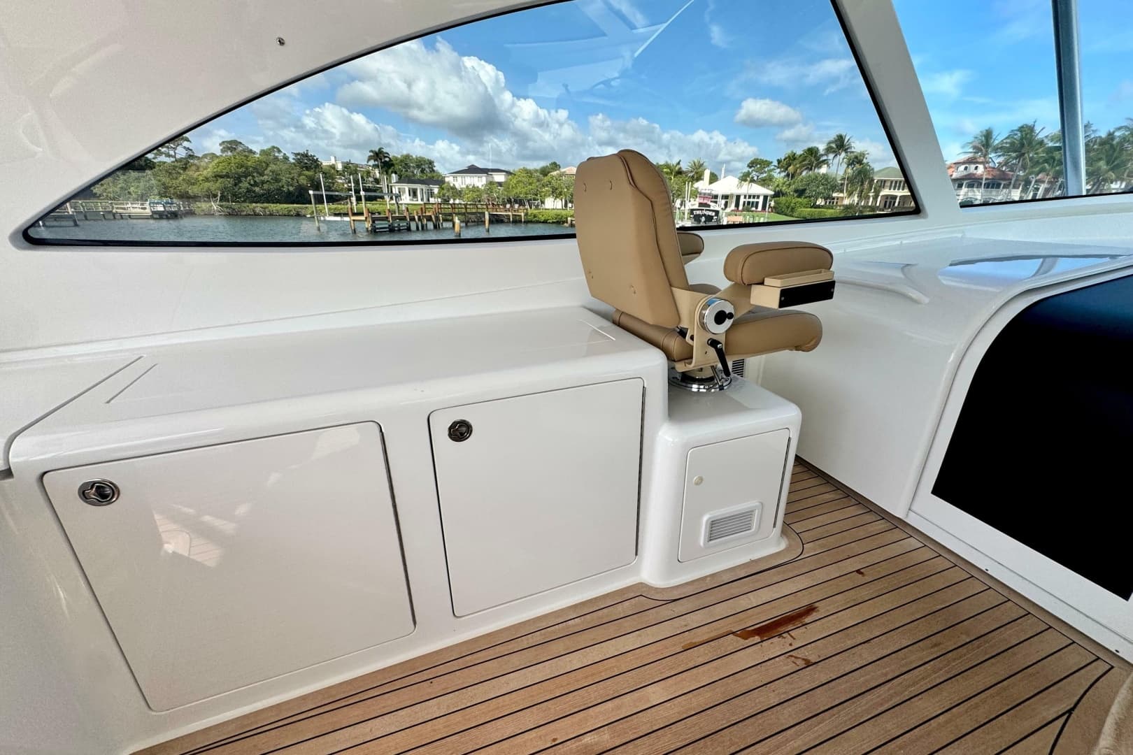 2017 Viking 52 Sport Tower
