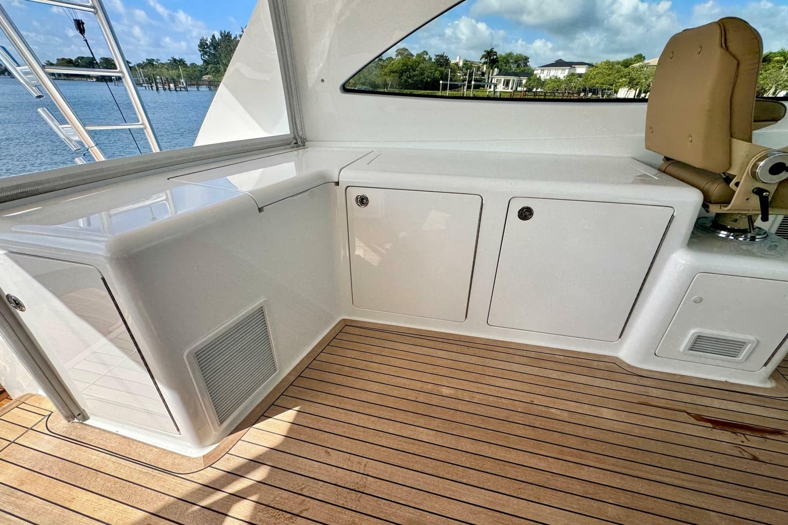 2017 Viking 52 Sport Tower