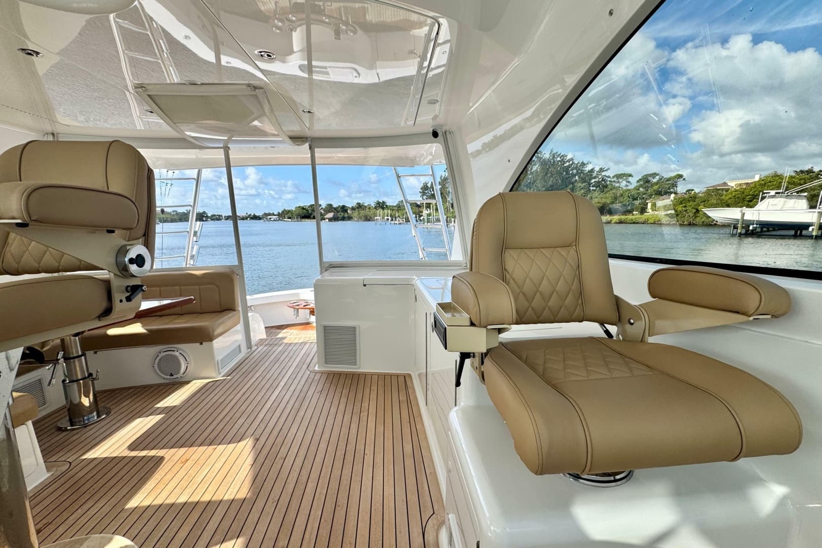 2017 Viking 52 Sport Tower