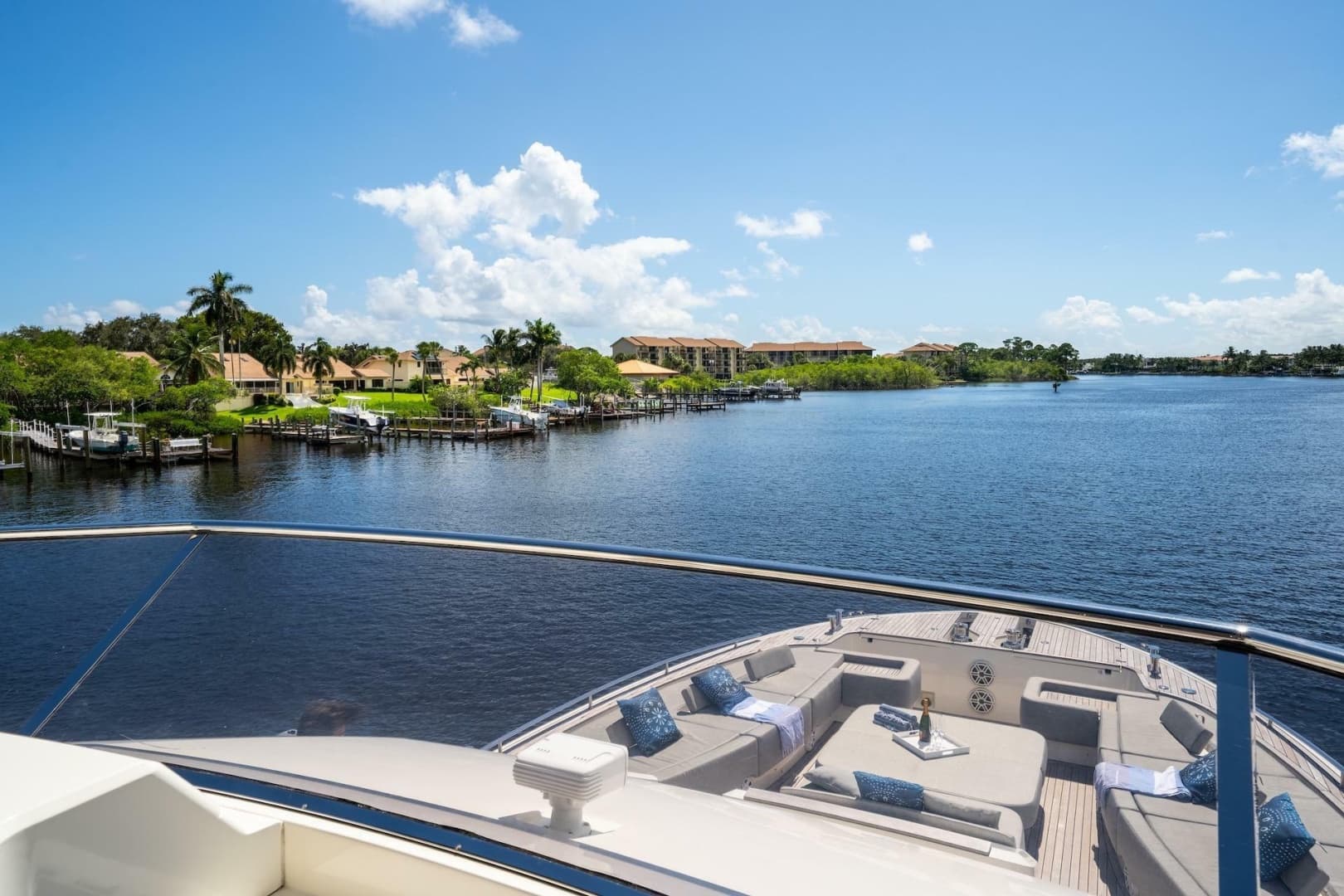 2015 Monte Carlo Yachts MCY 86