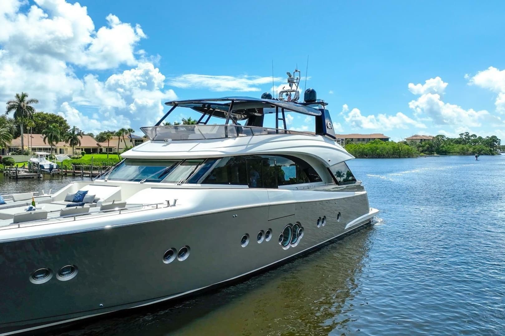 2015 Monte Carlo Yachts MCY 86