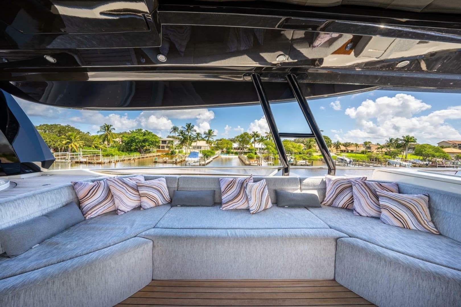 2015 Monte Carlo Yachts MCY 86