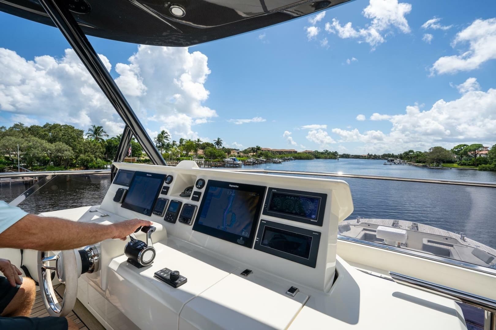 2015 Monte Carlo Yachts MCY 86