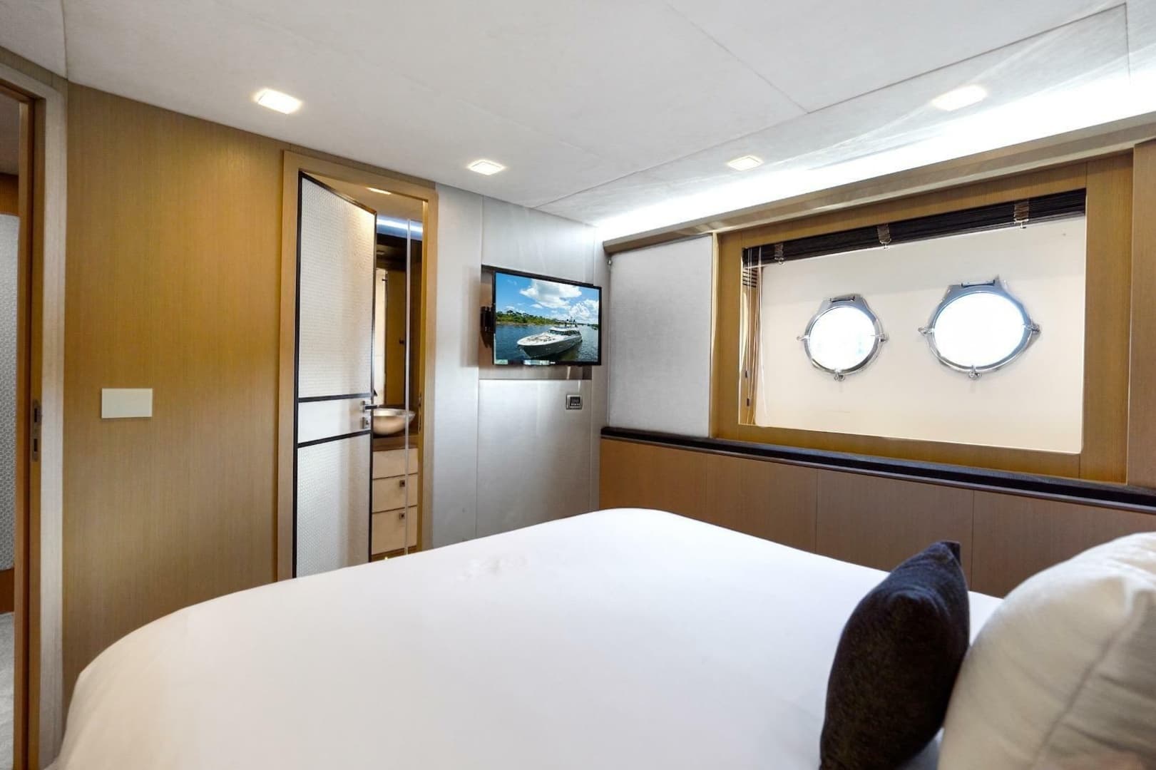 2015 Monte Carlo Yachts MCY 86