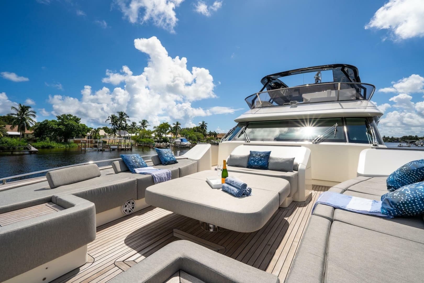 2015 Monte Carlo Yachts MCY 86