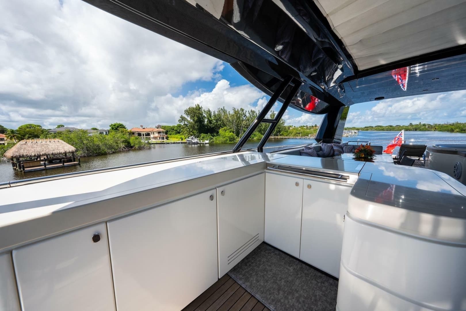 2015 Monte Carlo Yachts MCY 86