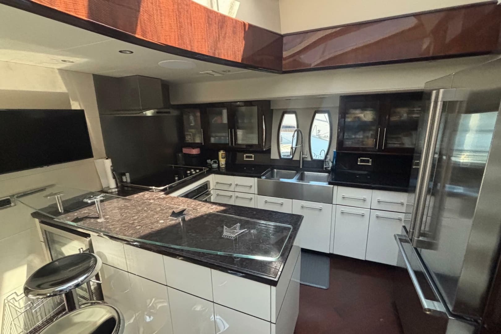 2008 Lazzara Yachts LSX 75