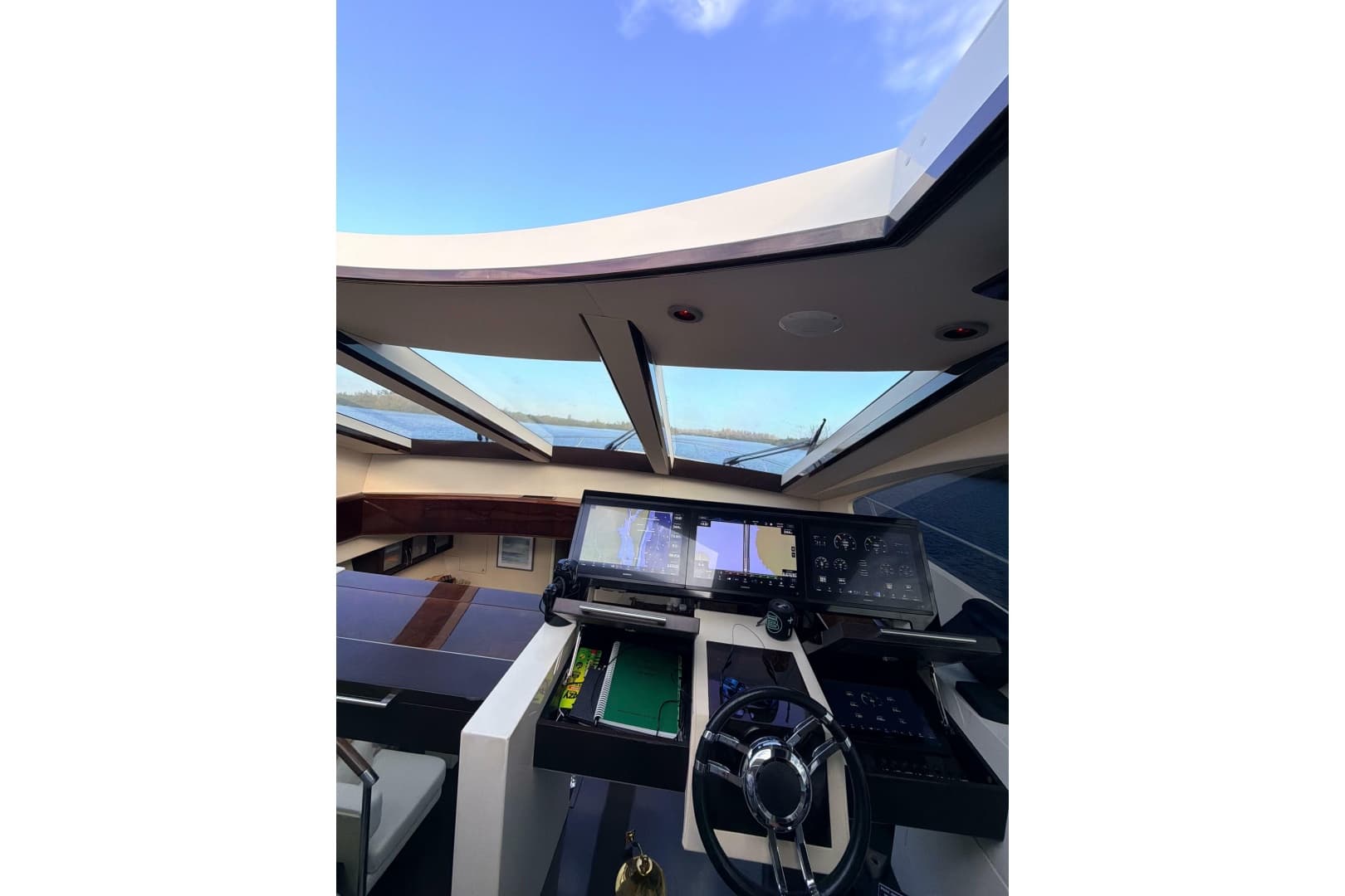 2008 Lazzara Yachts LSX 75