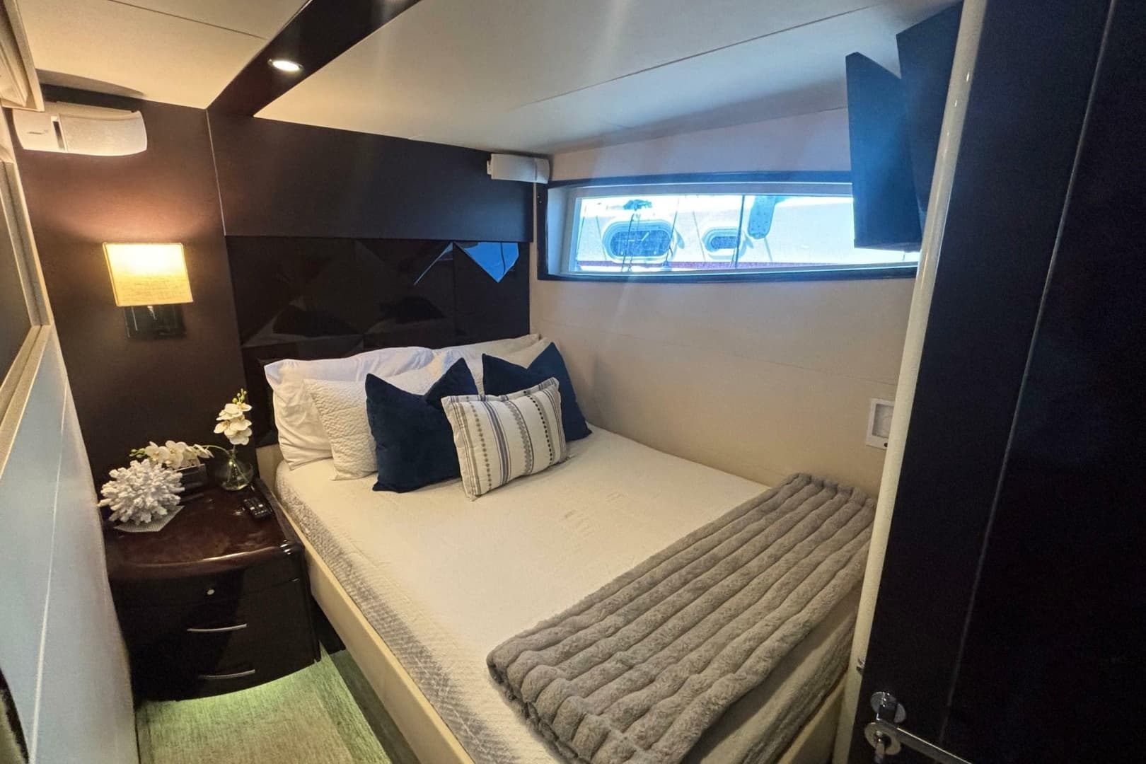 2008 Lazzara Yachts LSX 75