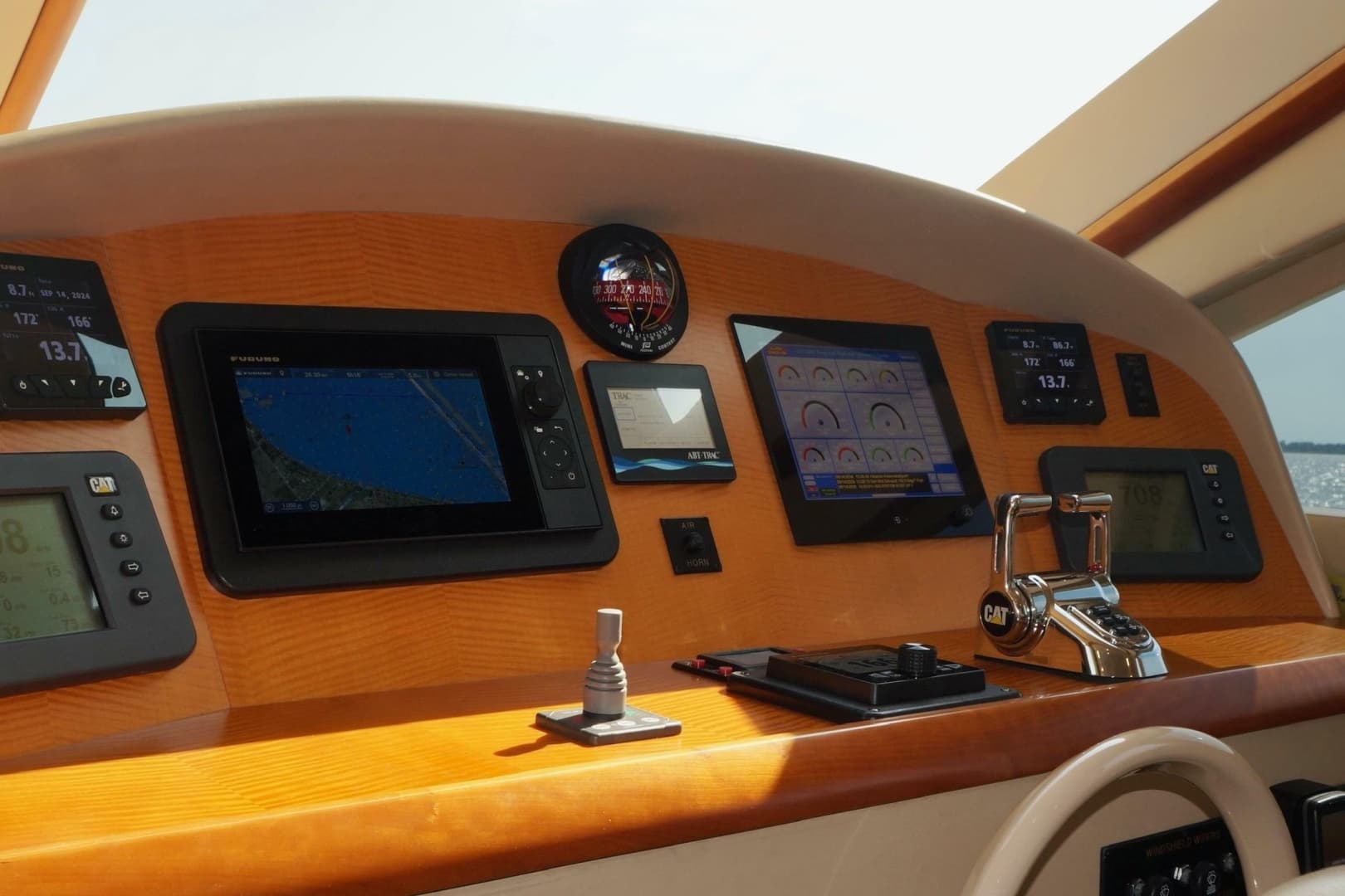 2007 Lazzara Yachts 74 MOTOR YACHT