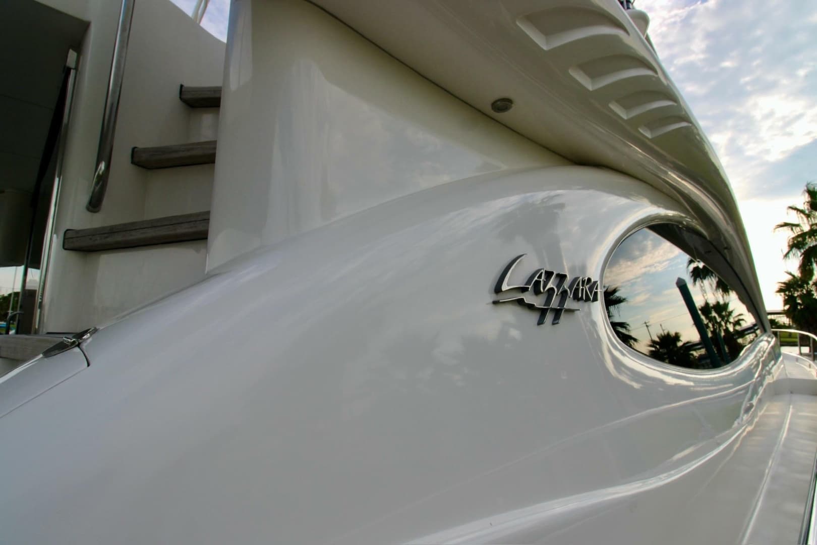 2007 Lazzara Yachts 74 MOTOR YACHT