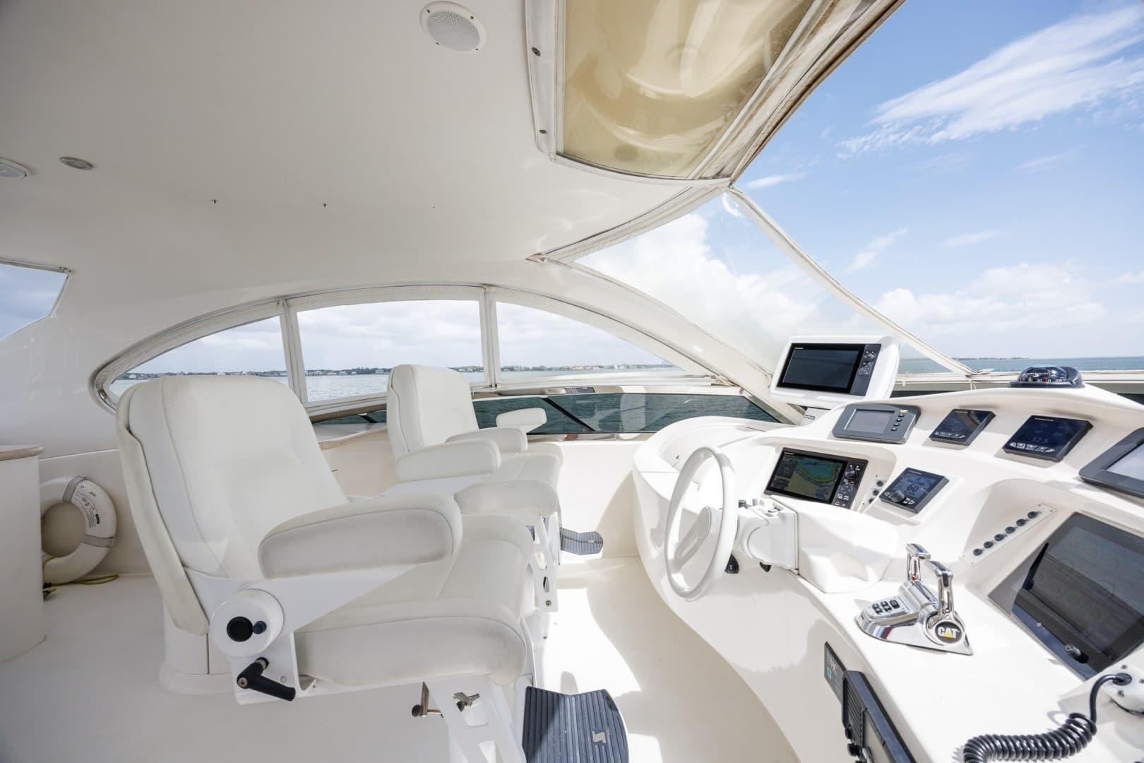 2007 Lazzara Yachts 74 MOTOR YACHT