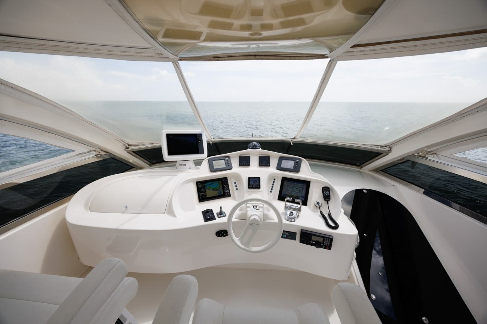 2007 Lazzara Yachts 74 MOTOR YACHT