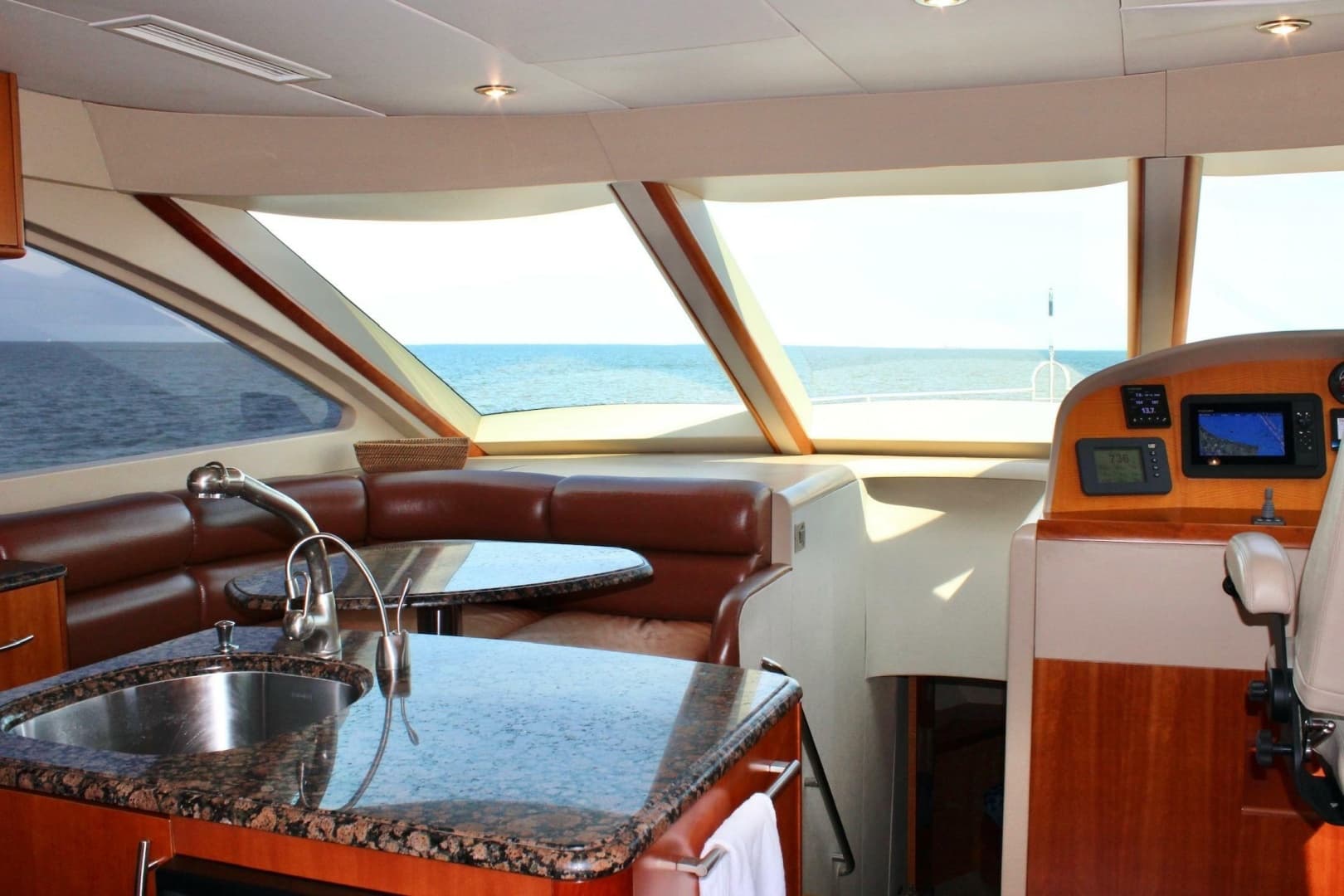 2007 Lazzara Yachts 74 MOTOR YACHT