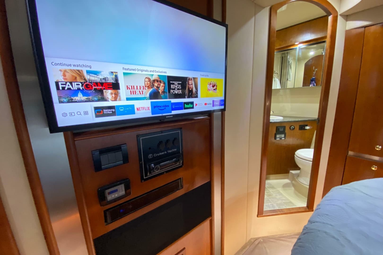 2006 Cruisers Yachts 520 Express