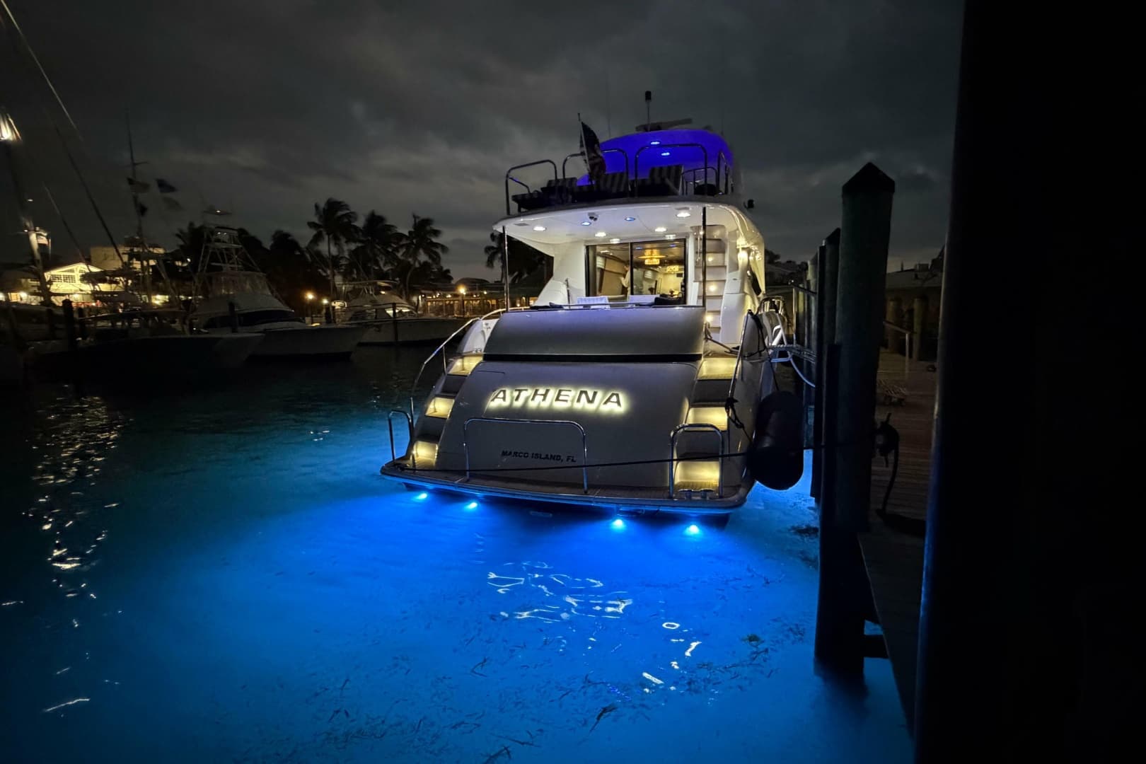 2006 Lazzara Yachts 68 Motoryacht