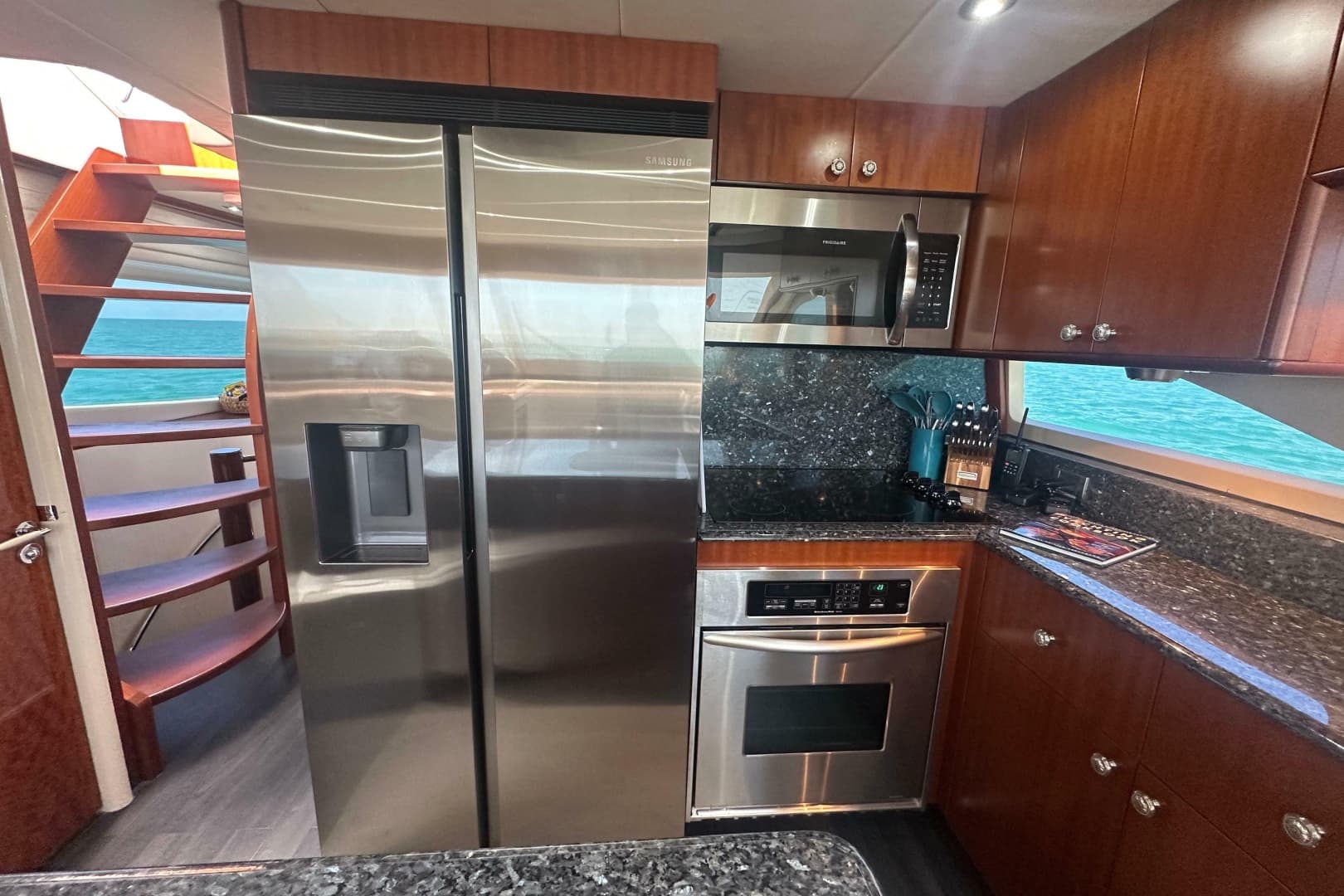 2006 Lazzara Yachts 68 Motoryacht