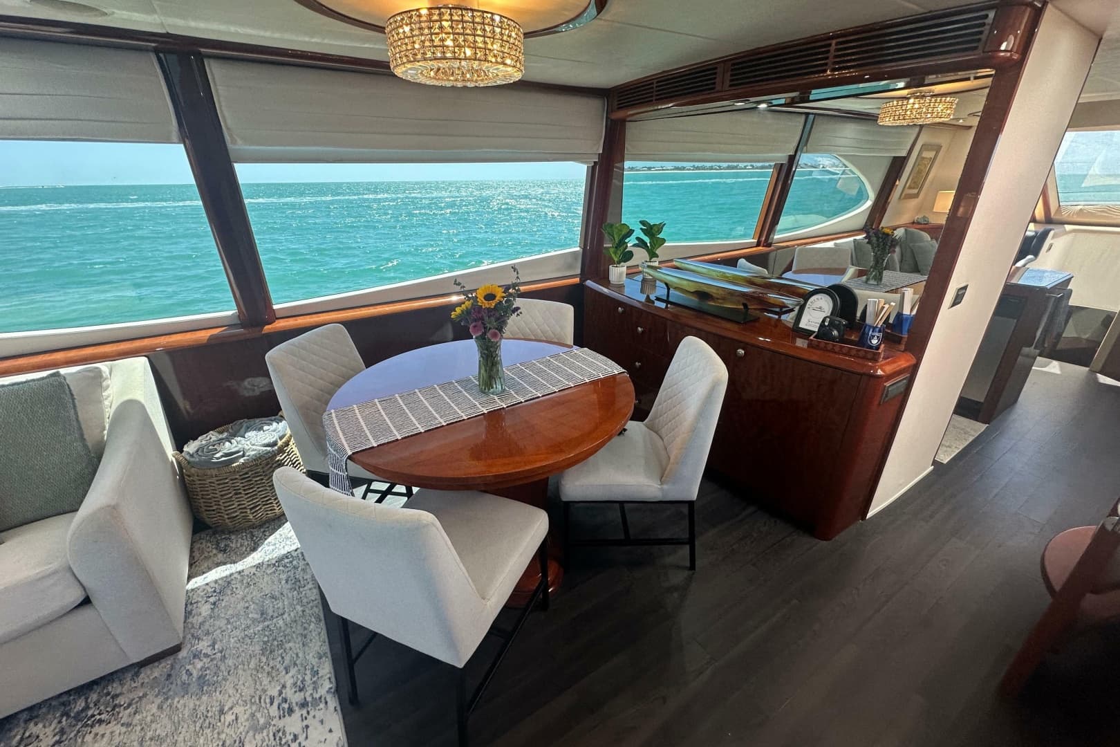 2006 Lazzara Yachts 68 Motoryacht