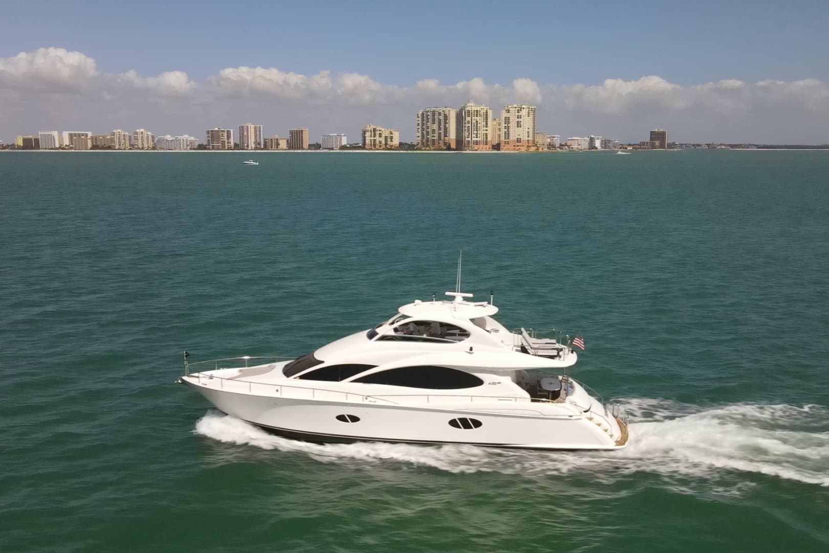 2006 Lazzara Yachts 68 Motoryacht