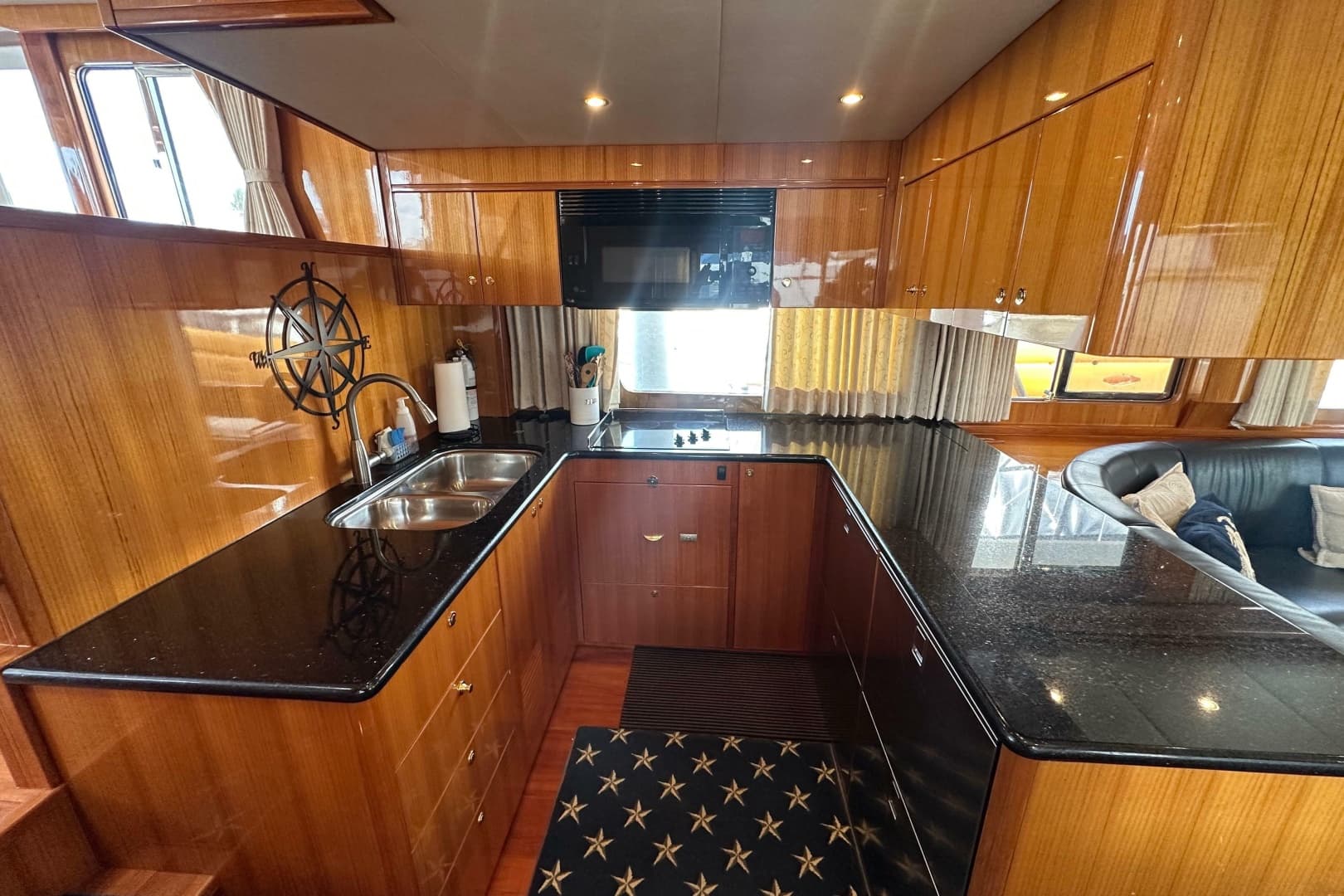 2005 Jefferson Pilothouse 63