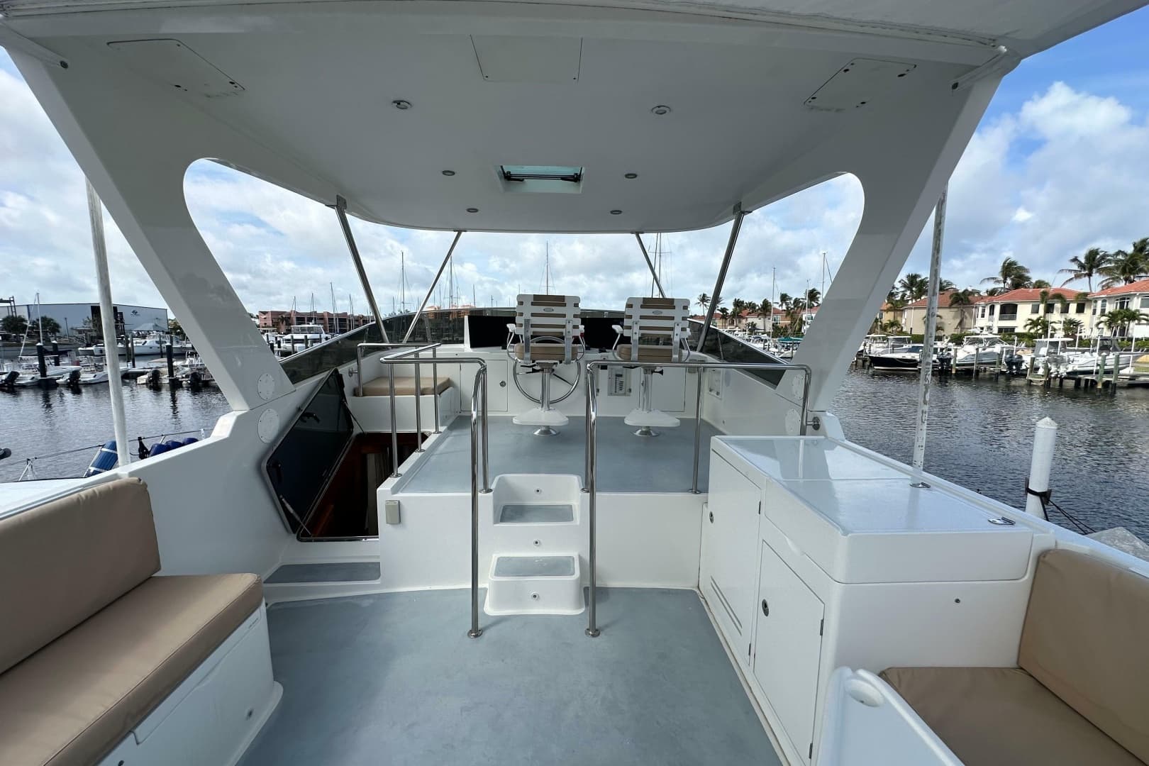 2005 Jefferson Pilothouse 63