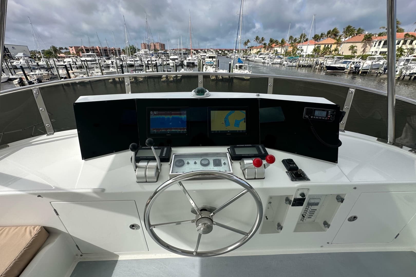 2005 Jefferson Pilothouse 63