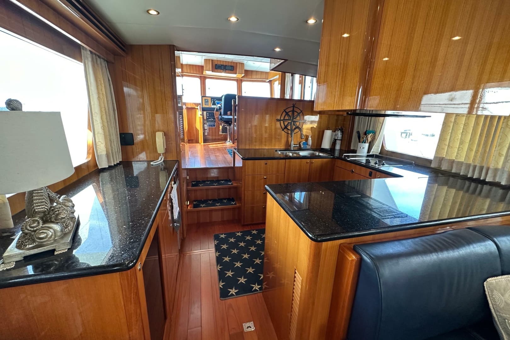 2005 Jefferson Pilothouse 63
