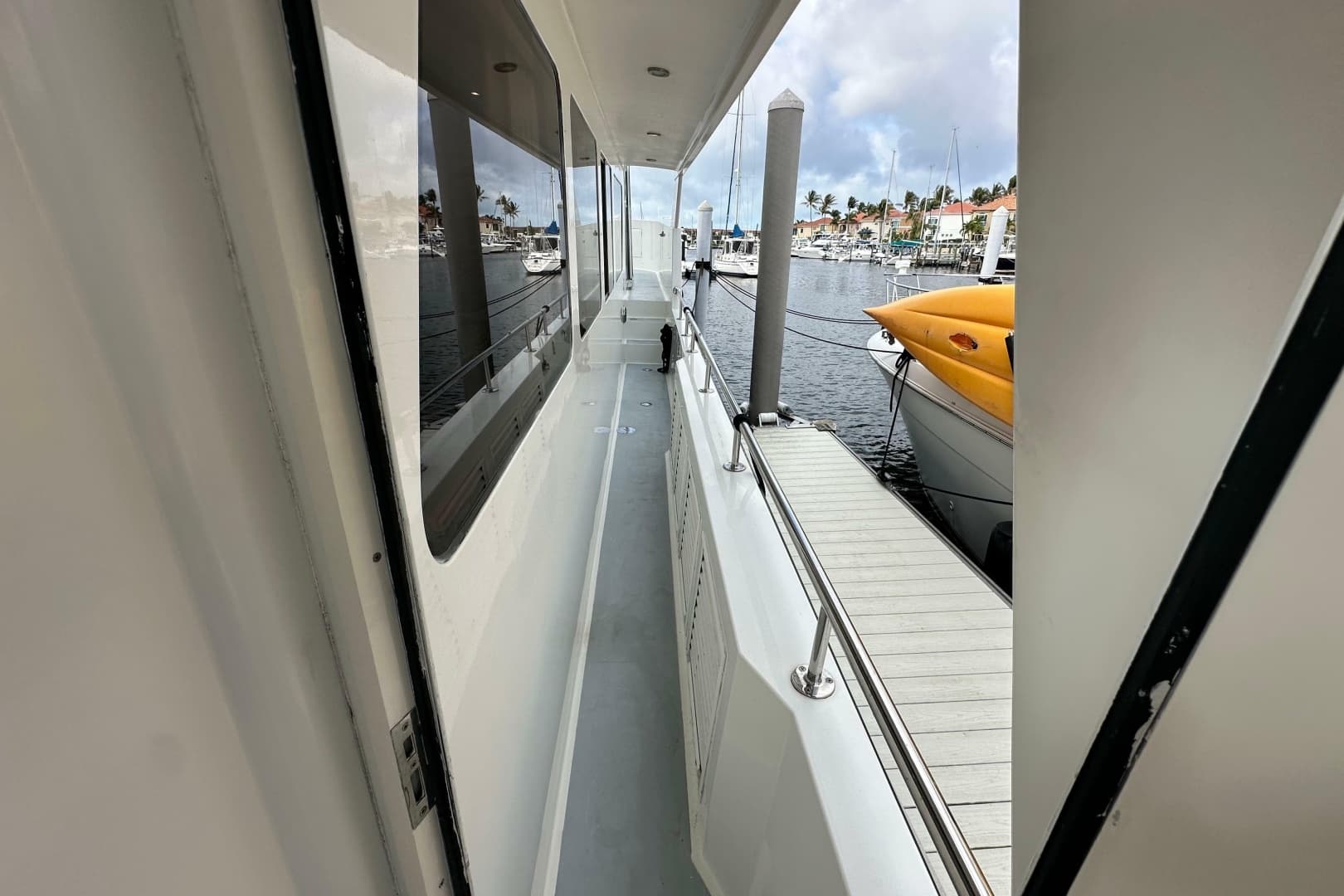 2005 Jefferson Pilothouse 63