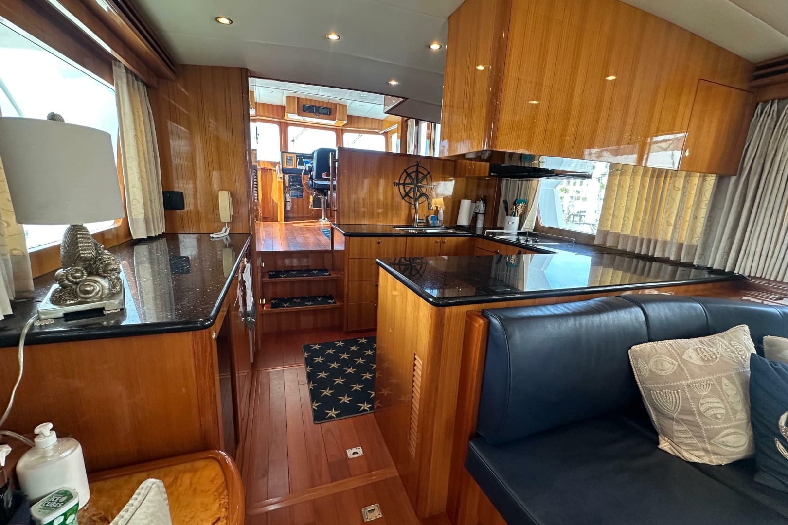 2005 Jefferson Pilothouse 63