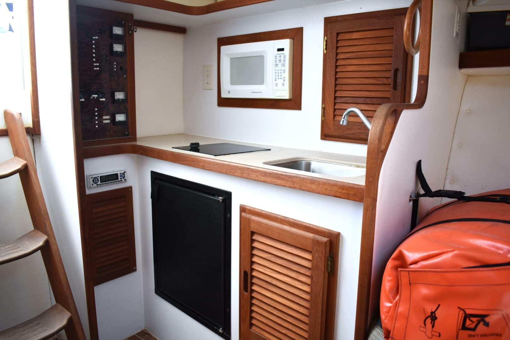 2004 Judge 34 Express