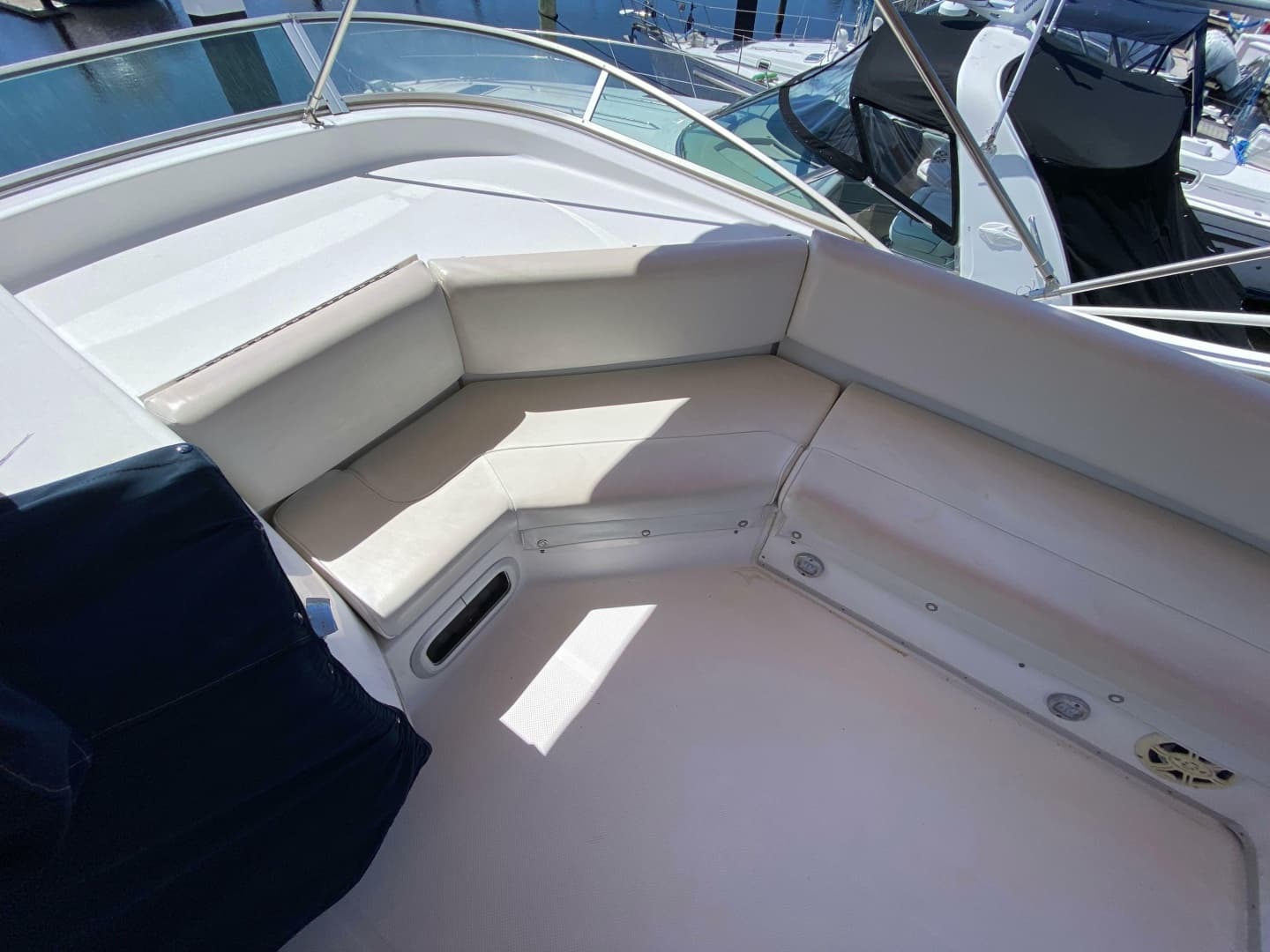 2001 Bayliner 3988 Motoryacht