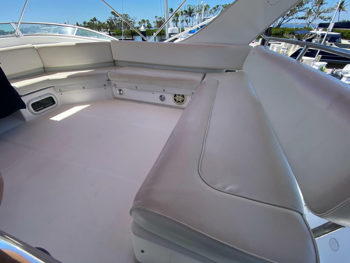 2001 Bayliner 3988 Motoryacht