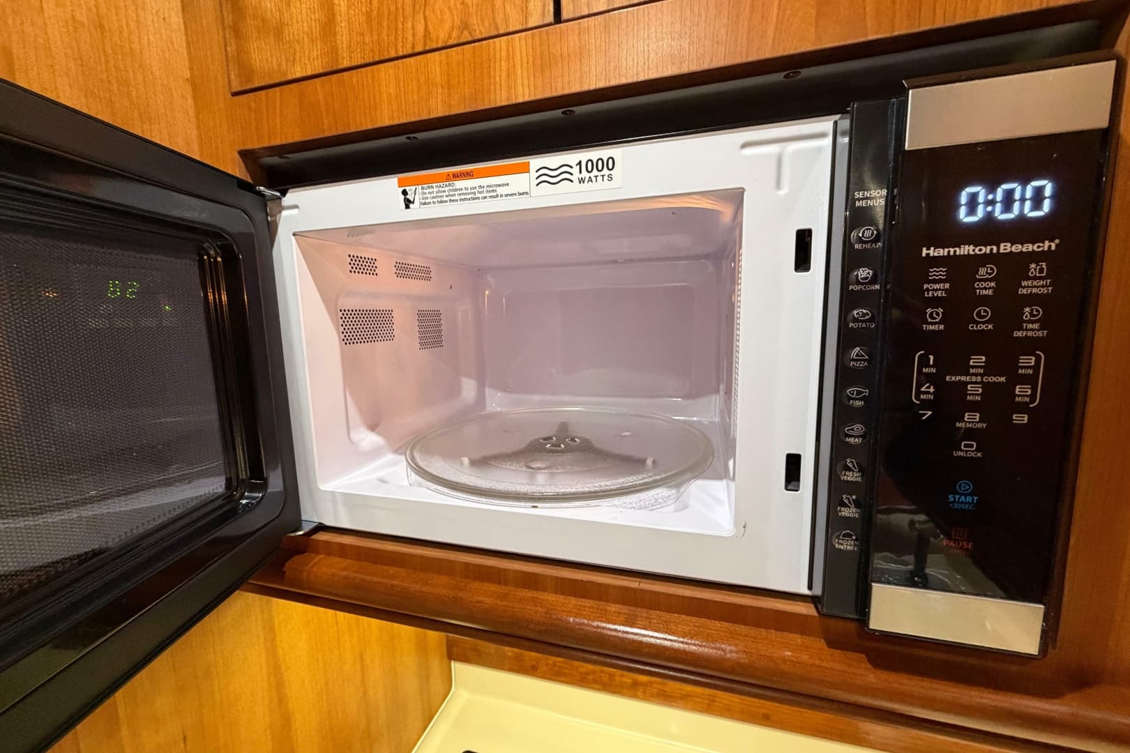2001 Cruisers Yachts 3672 Express