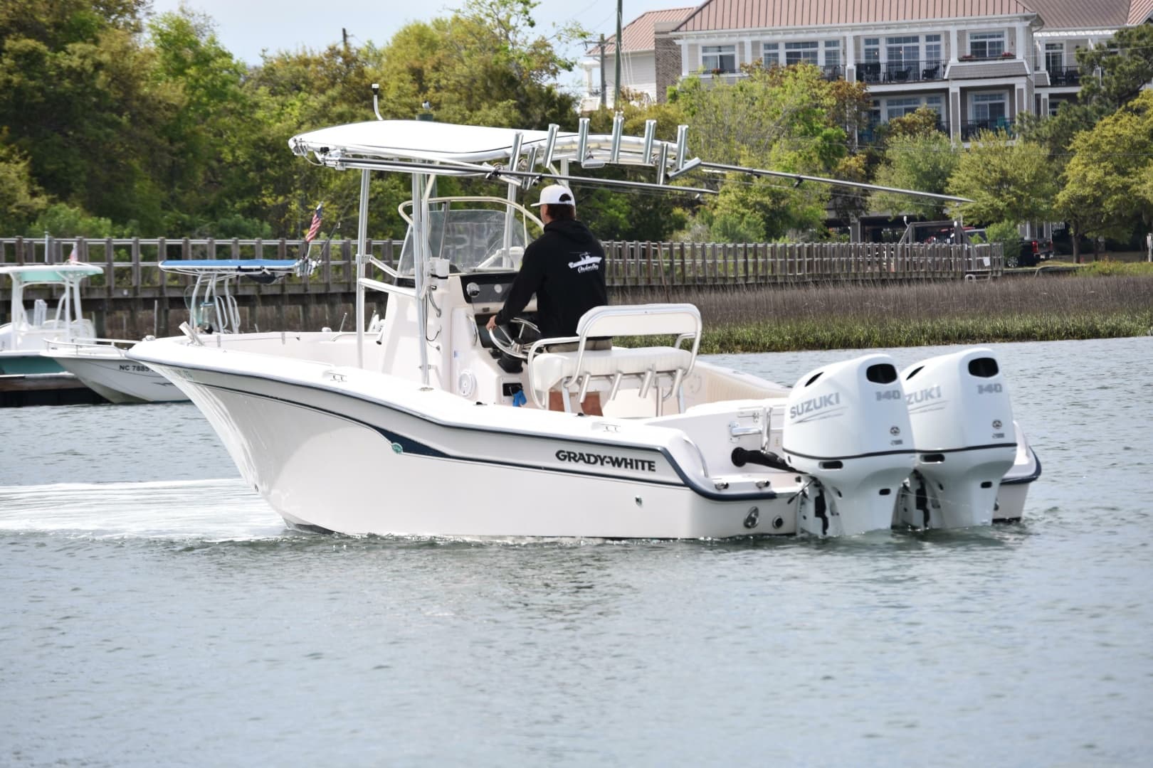 2001 Grady-White Advance 247