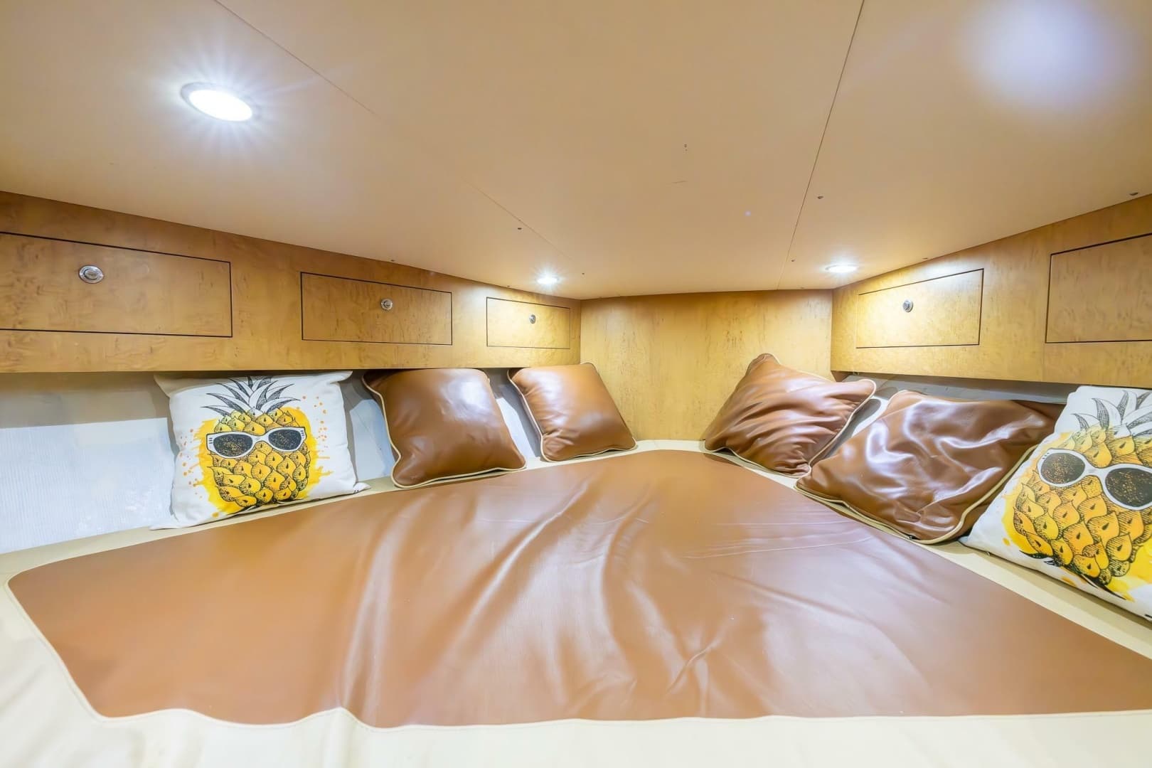 2001 Predator 35 Express