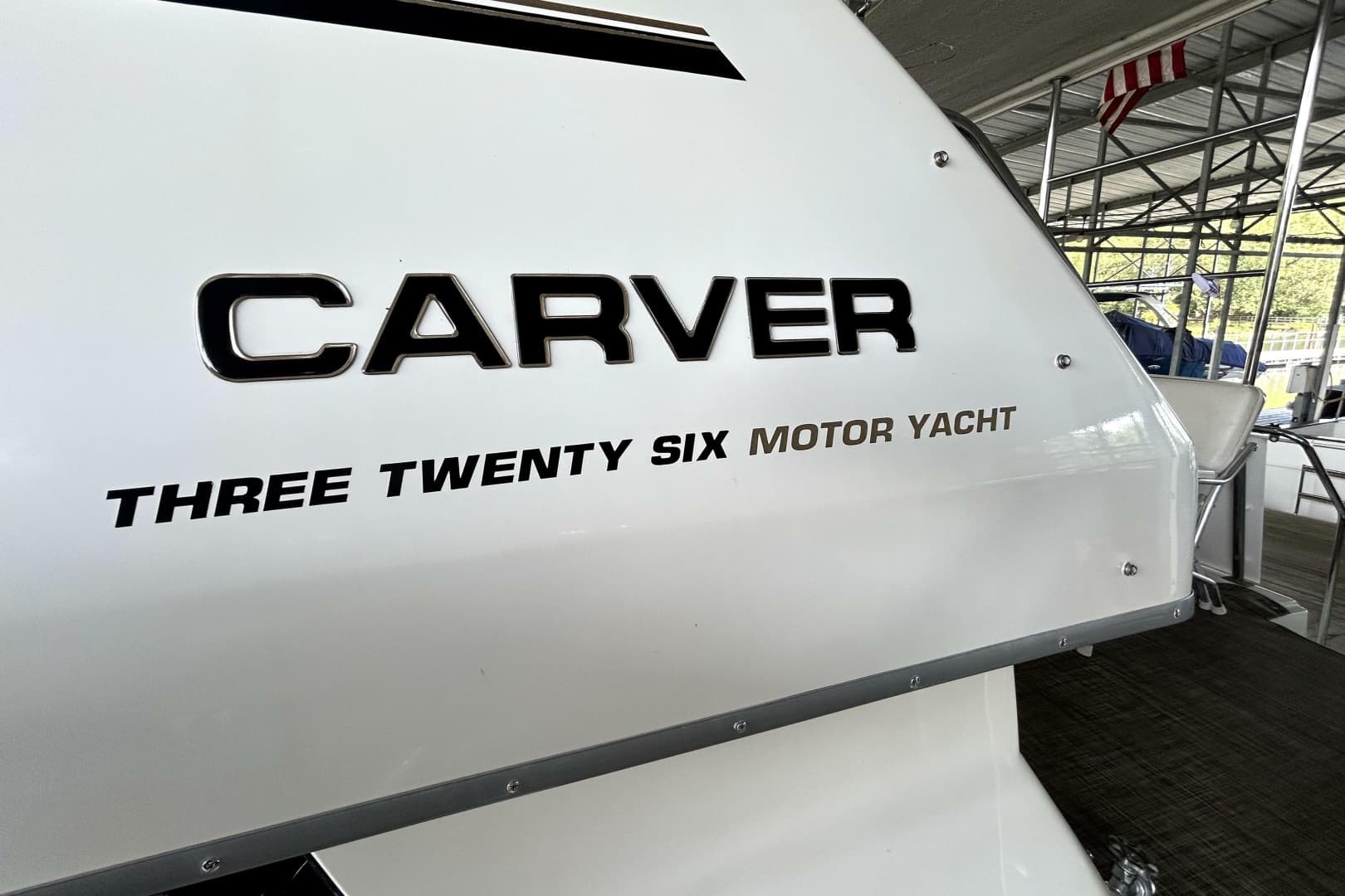 1999 Carver 326 Aft Cabin Motor Yacht