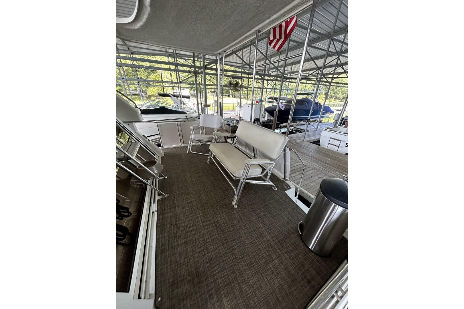 1999 Carver 326 Aft Cabin Motor Yacht