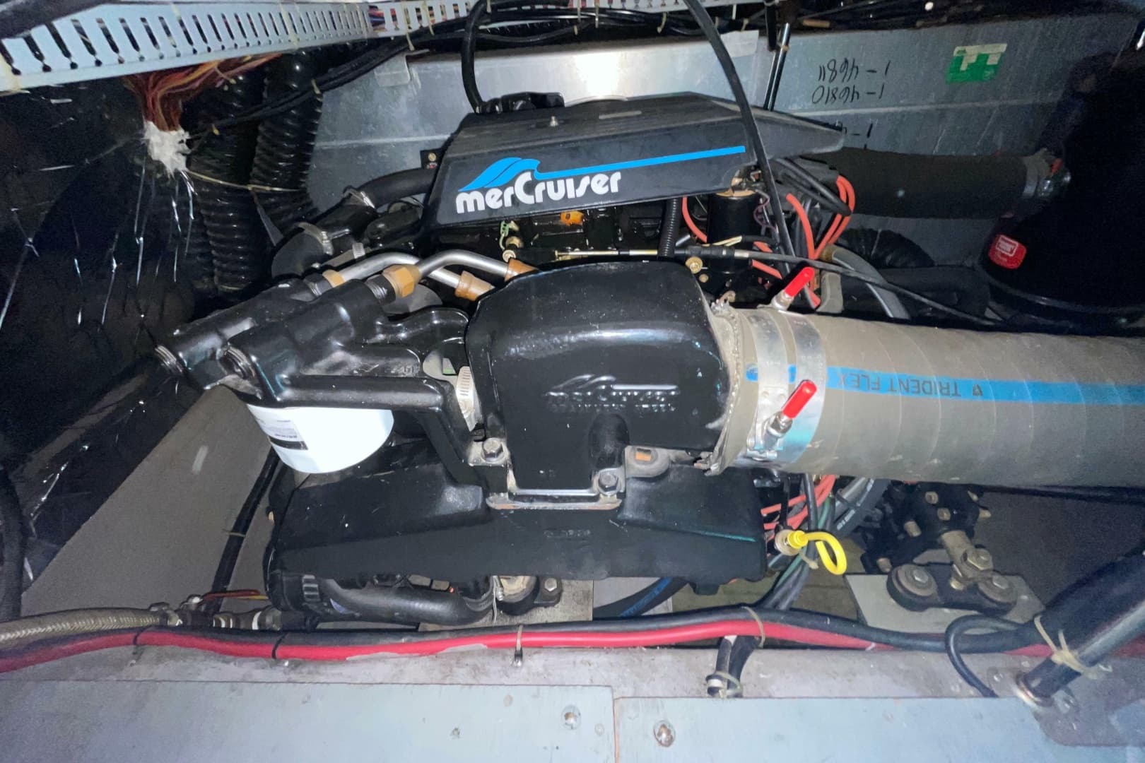 1994 Carver 370 Aft Cabin Motor Yacht