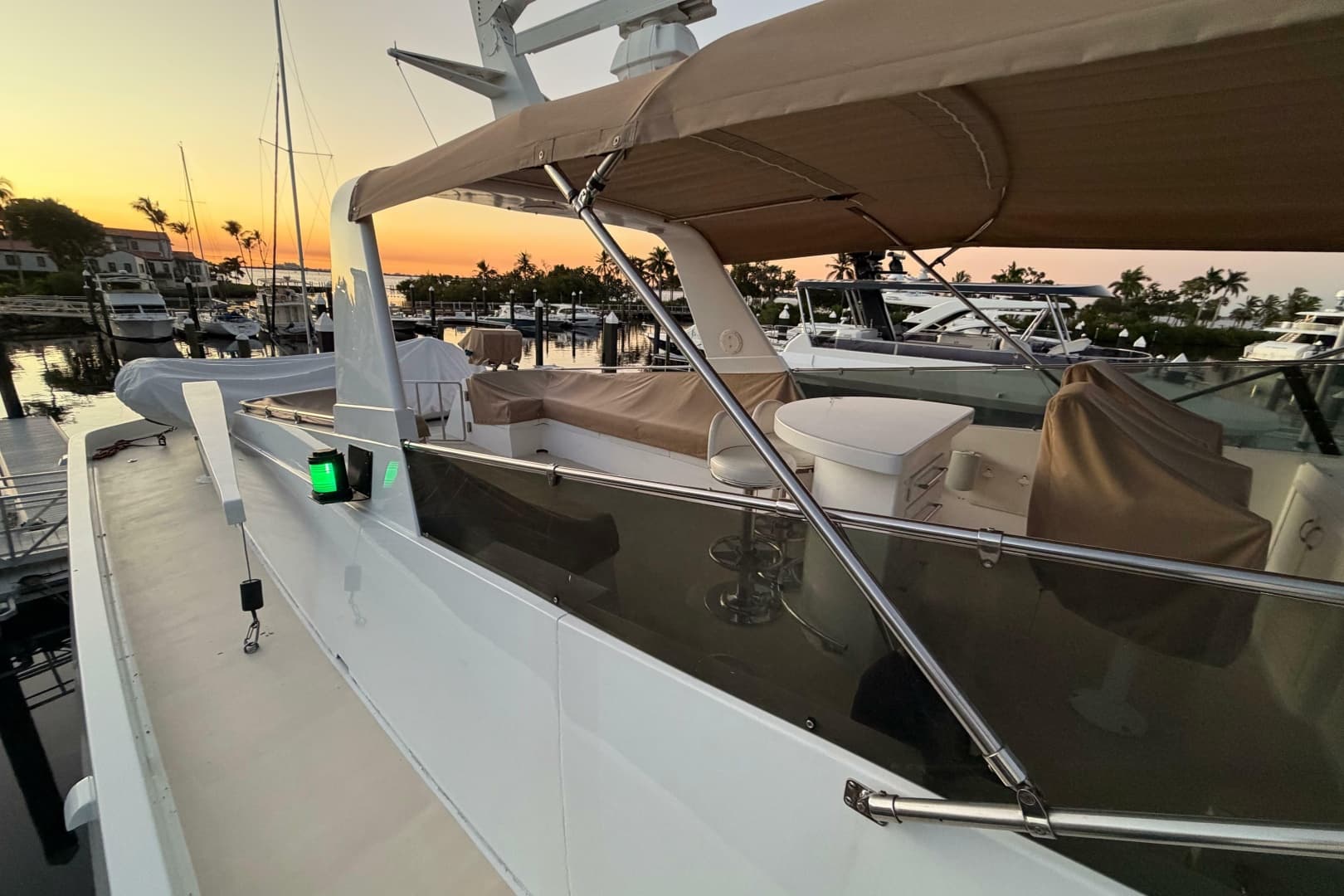 1991 Hatteras 70 Cockpit Motor Yacht