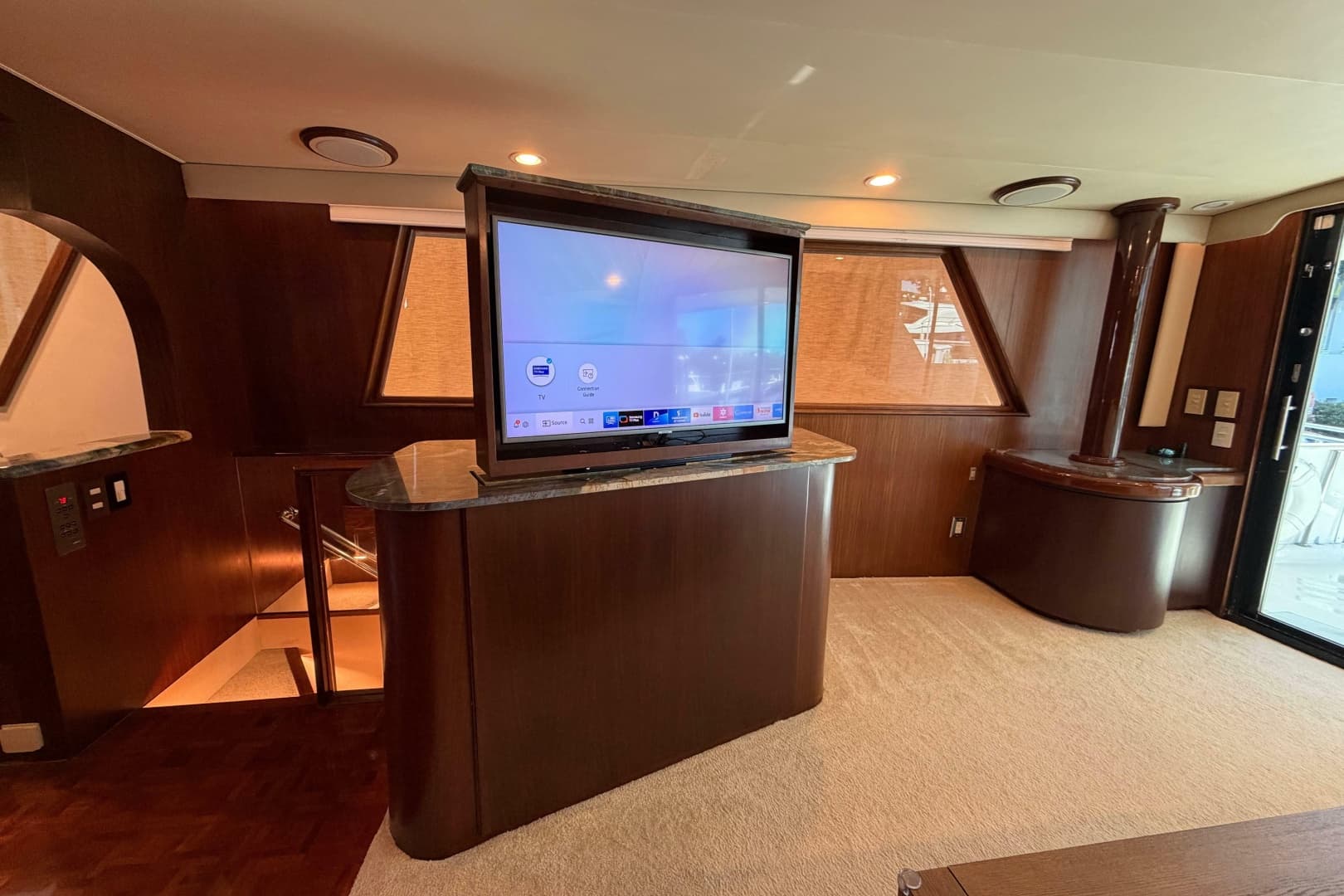 1991 Hatteras 70 Cockpit Motor Yacht